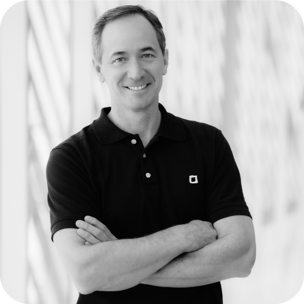 Carlos Tori - Gerente General